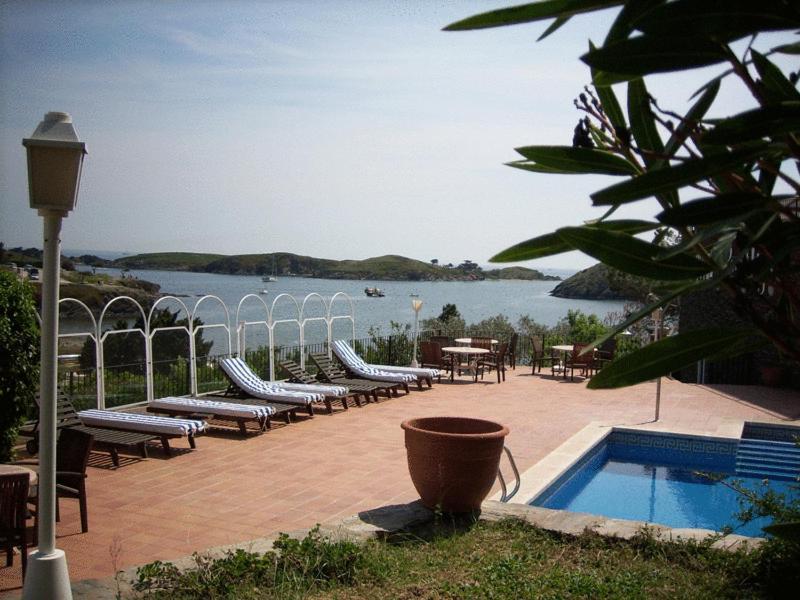 Hotel Port-Lligat กาดาเกส ภายนอก รูปภาพ