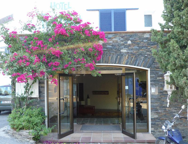 Hotel Port-Lligat กาดาเกส ภายนอก รูปภาพ