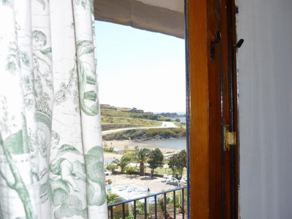 Hotel Port-Lligat กาดาเกส ภายนอก รูปภาพ